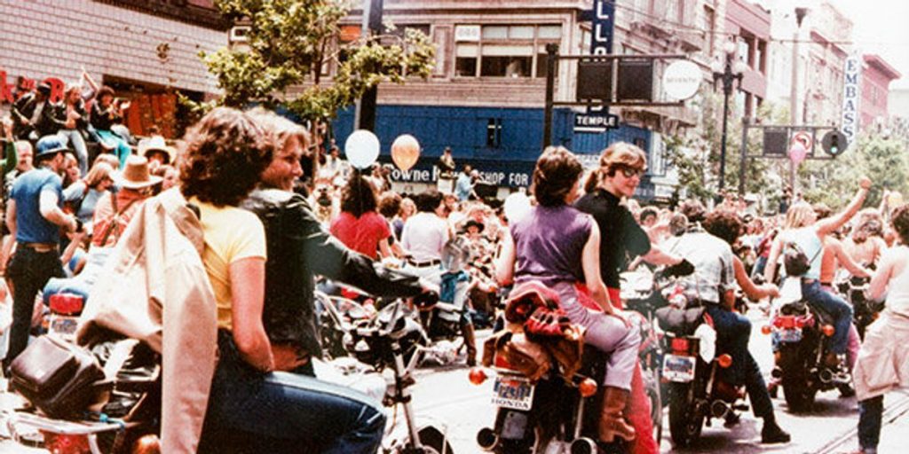 50 Tahun Pride: Melihat Parade San Francisco Sepanjang Tahun